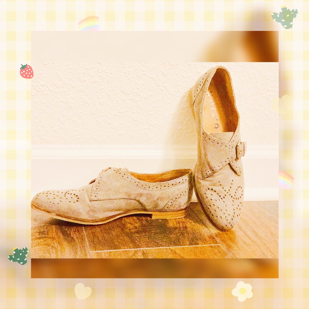 Buckle Business/Casual Flat